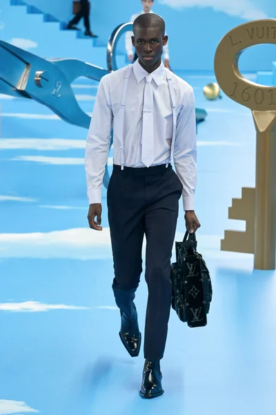 Look 8